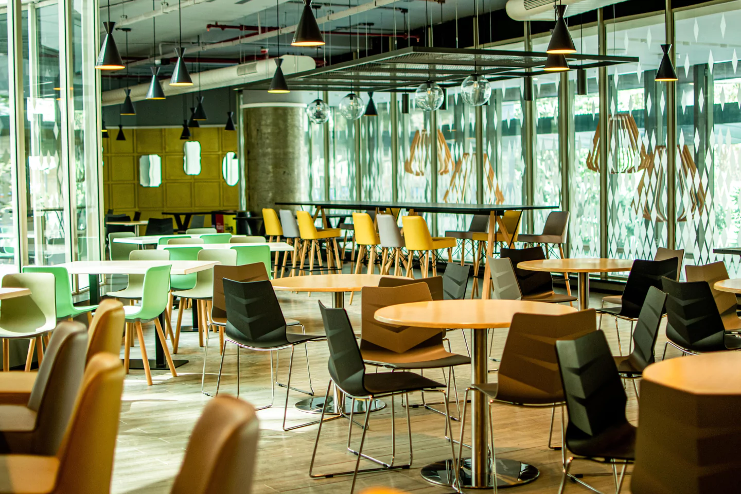 Why businesses shift to hybrid workspaces after pandemic