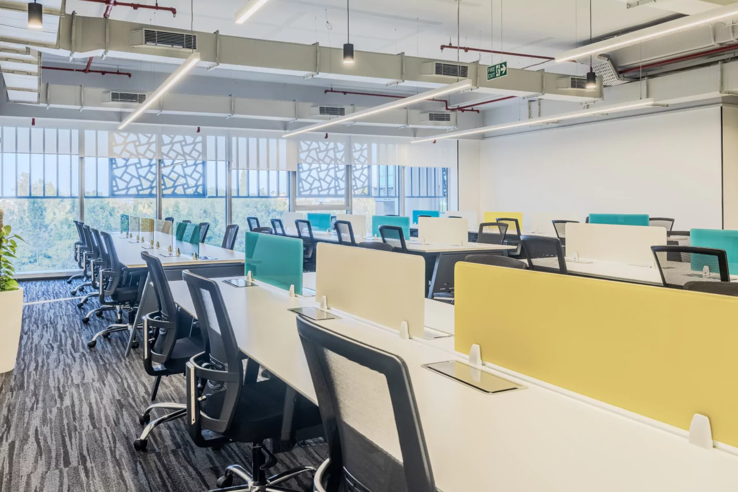 Seamless Connectivity & Premium Workspaces: Why BuzzWorks at Brigade Twin Towers is Perfect for Businesses