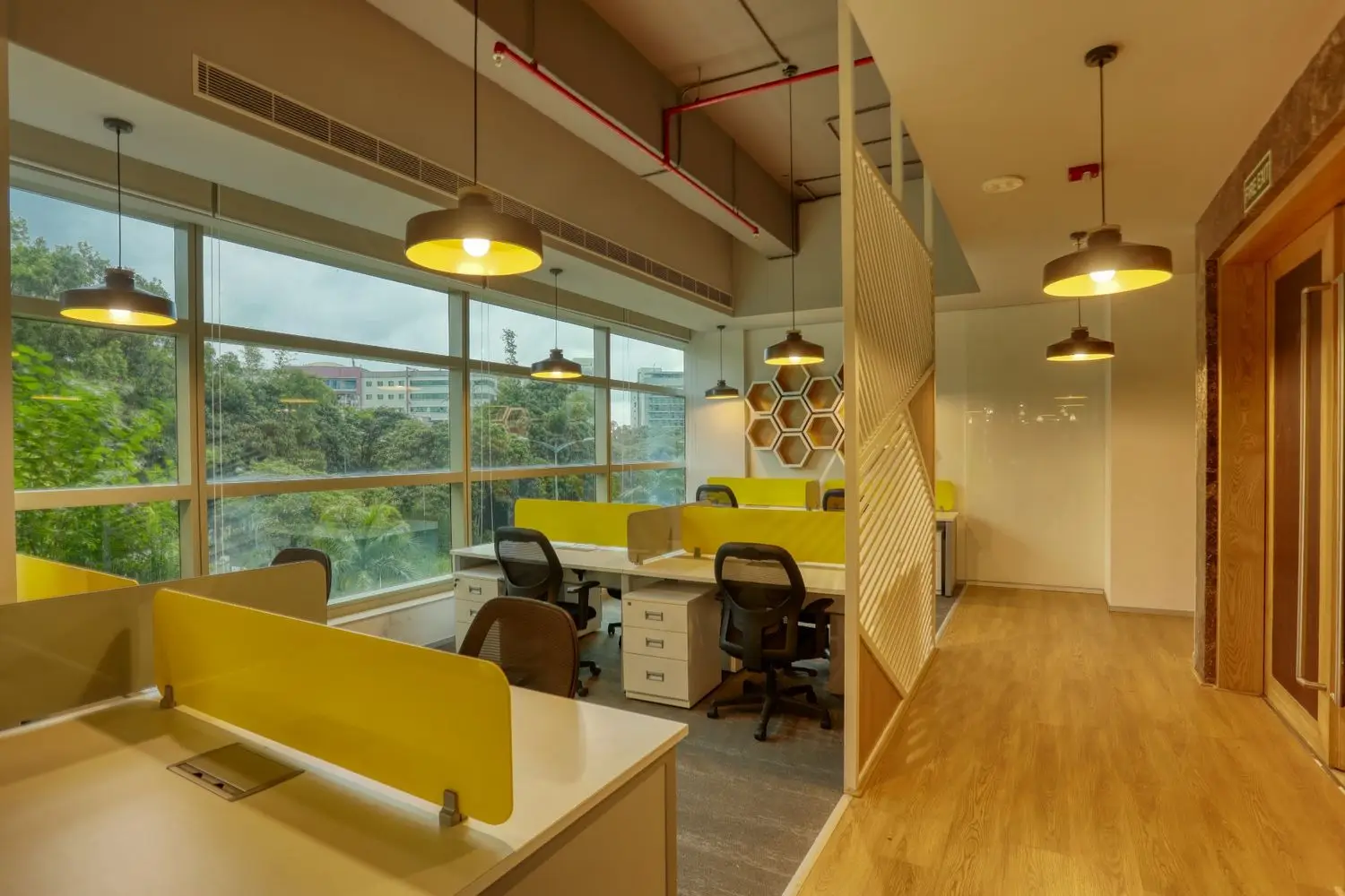 Plug and Play Coworking Spaces and their benefits