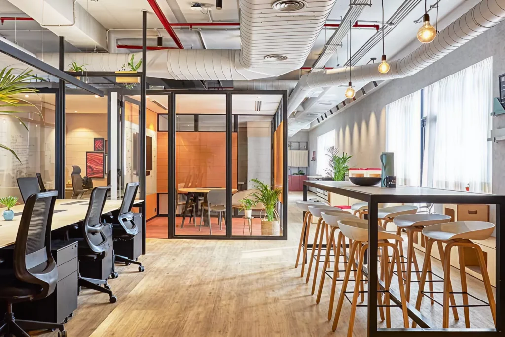 Ready-to-move vs build-to-suit office